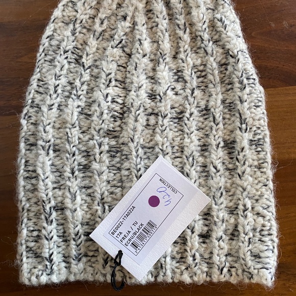 NWT Isabel Marant Freja/TU Beanie Ecru/Black - Picture 2 of 5